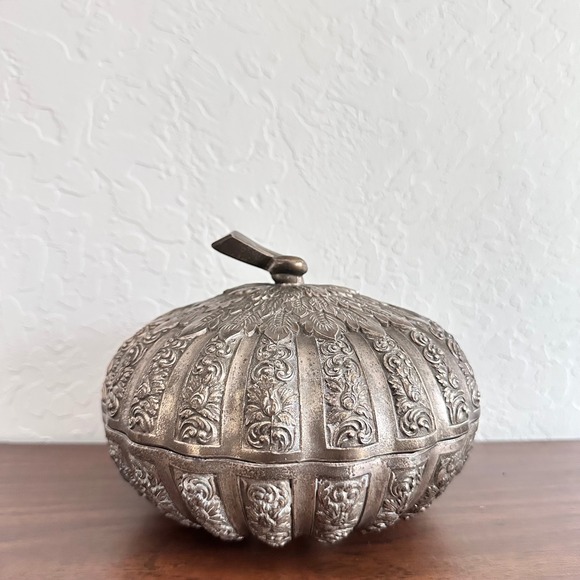 Vintage Silver Plated Pumpkin Candy Dish Lid Ornate Made in Japan - Picture 2 of 7